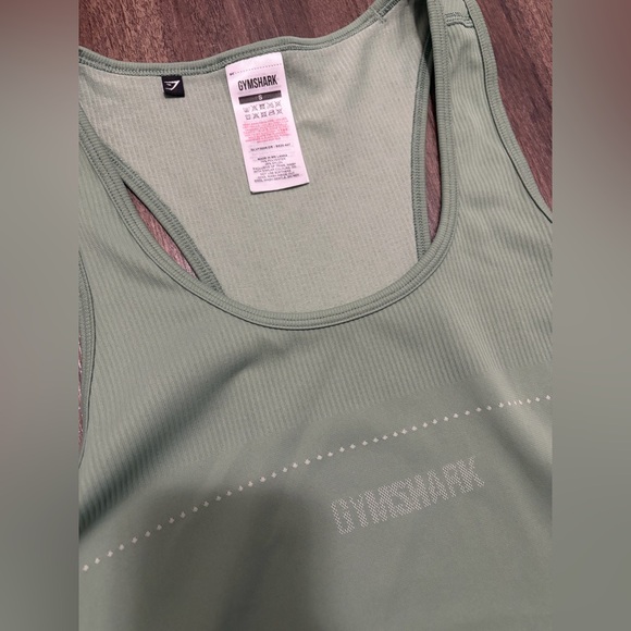 Small Gymshark Tank - Picture 2 of 2